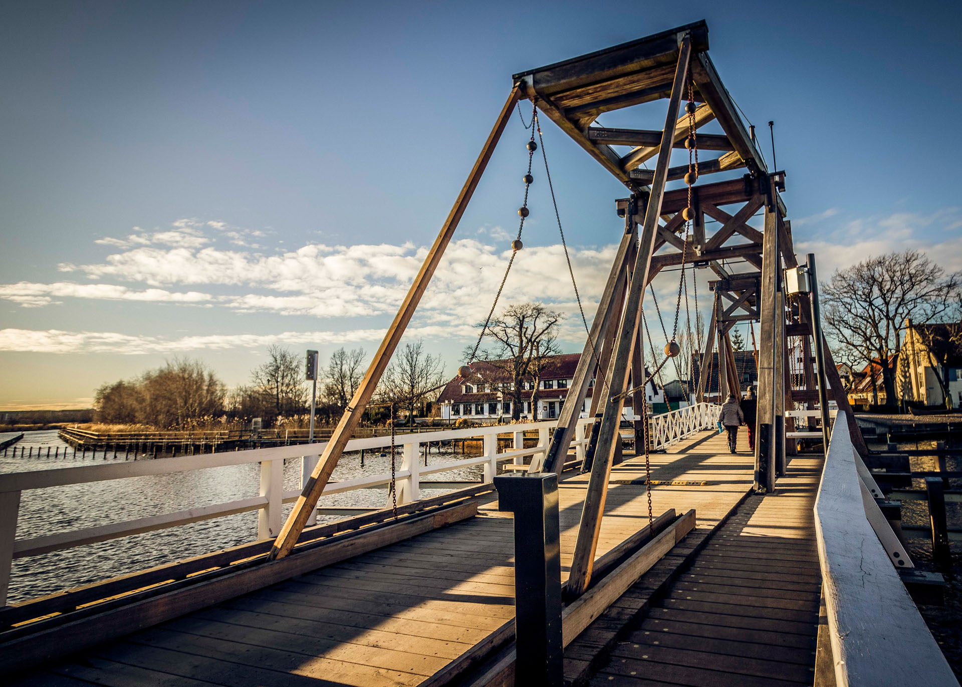 Die Wiecker Klappbrücke, die über den Ryck führt